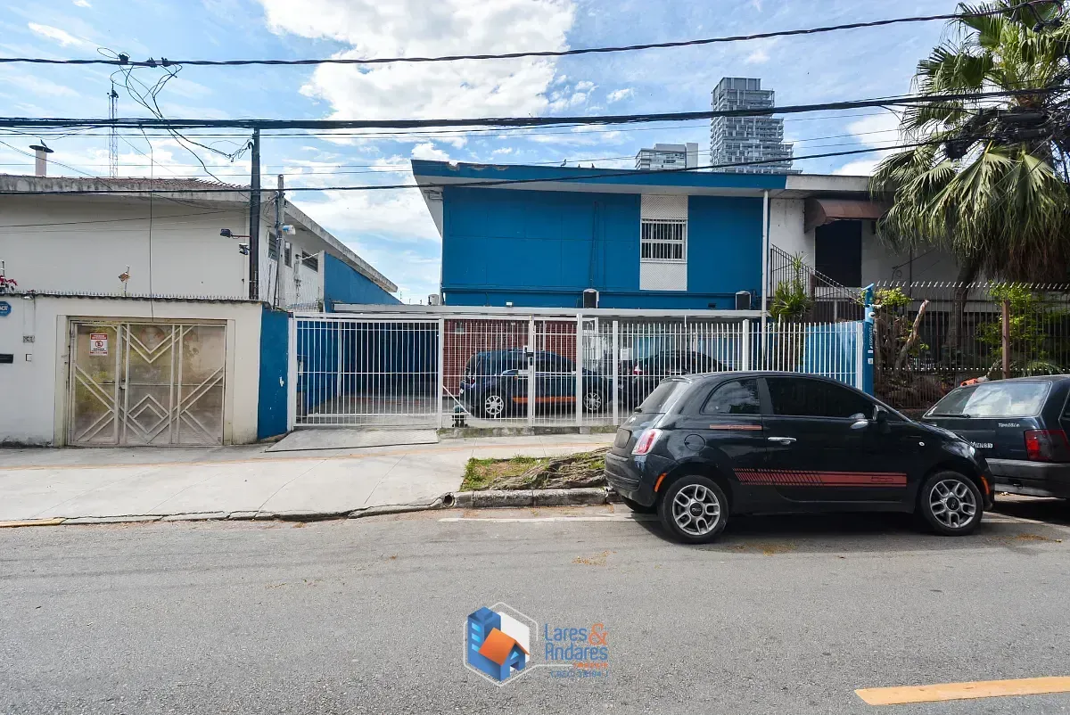 Foto do imóvel Casa para venda em Butantã com 3 quartos, sendo 1 suíte, 288m² em Rua Catequese
