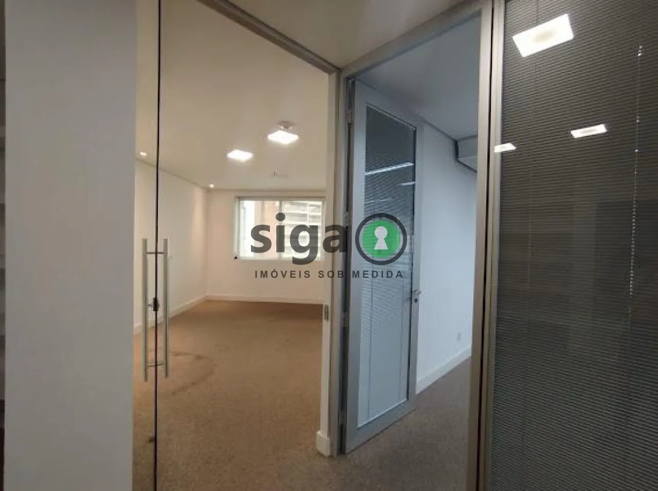 Imagem Conjunto Comercial a Venda e Locação em Cerqueira César com 166 m², Sem mobília.