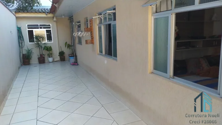 Imagem (Permuta menor valor e financiamento) Casa térrea, 04 quartos sendo 02 suítes, 08 vagas, no Boa Vista em Curitiba PR