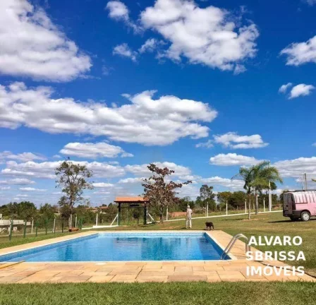 Imagem Belissima Chácara com poço artesiano, 3 dormitórios à venda, 2800 m² por R$ 1.250.000 - Chácara Maracajás - Salto/SP