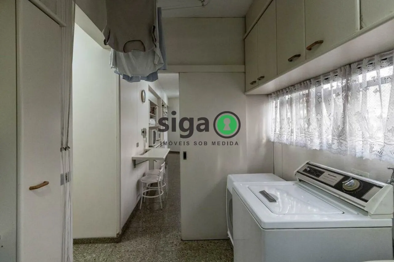 Imagem Apartamento em Moema de 4 Quartos com 4 Vagas - 275m² à Venda.