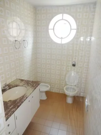 Imagem Apartamento amplo muito bem localizado no Centro com excelente estrutura, com 3 quartos, todos com a...