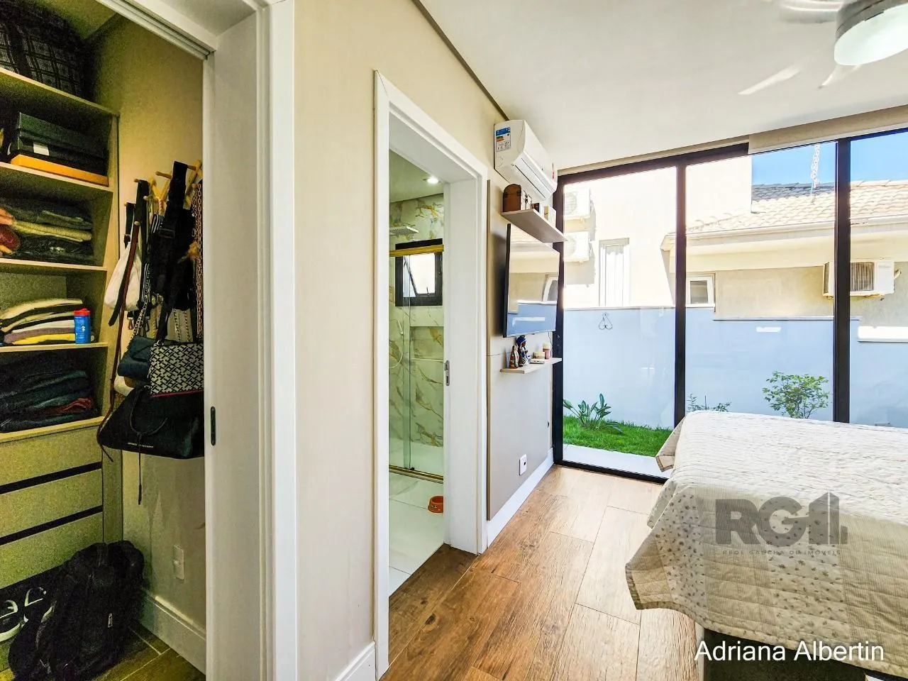 Imagem Casa com 4 suites - Condominio Fechado