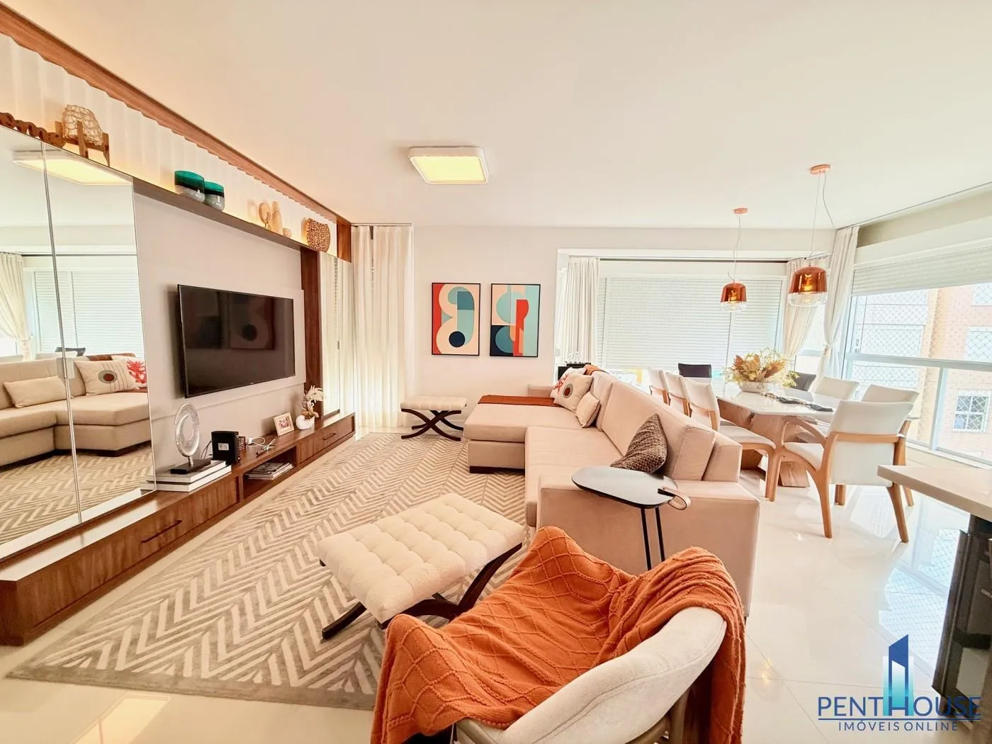 Imagem Apartamento Quadra Mar para Venda em Balneário Camboriú, CENTRO, 3 dormitórios, 3 suítes, 4 banheiros, 4 vagas