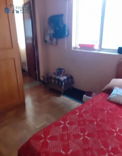 Imagem CASA COM 04 QUARTOS, 03 VAGAS, RUA PLANA NA SERRA