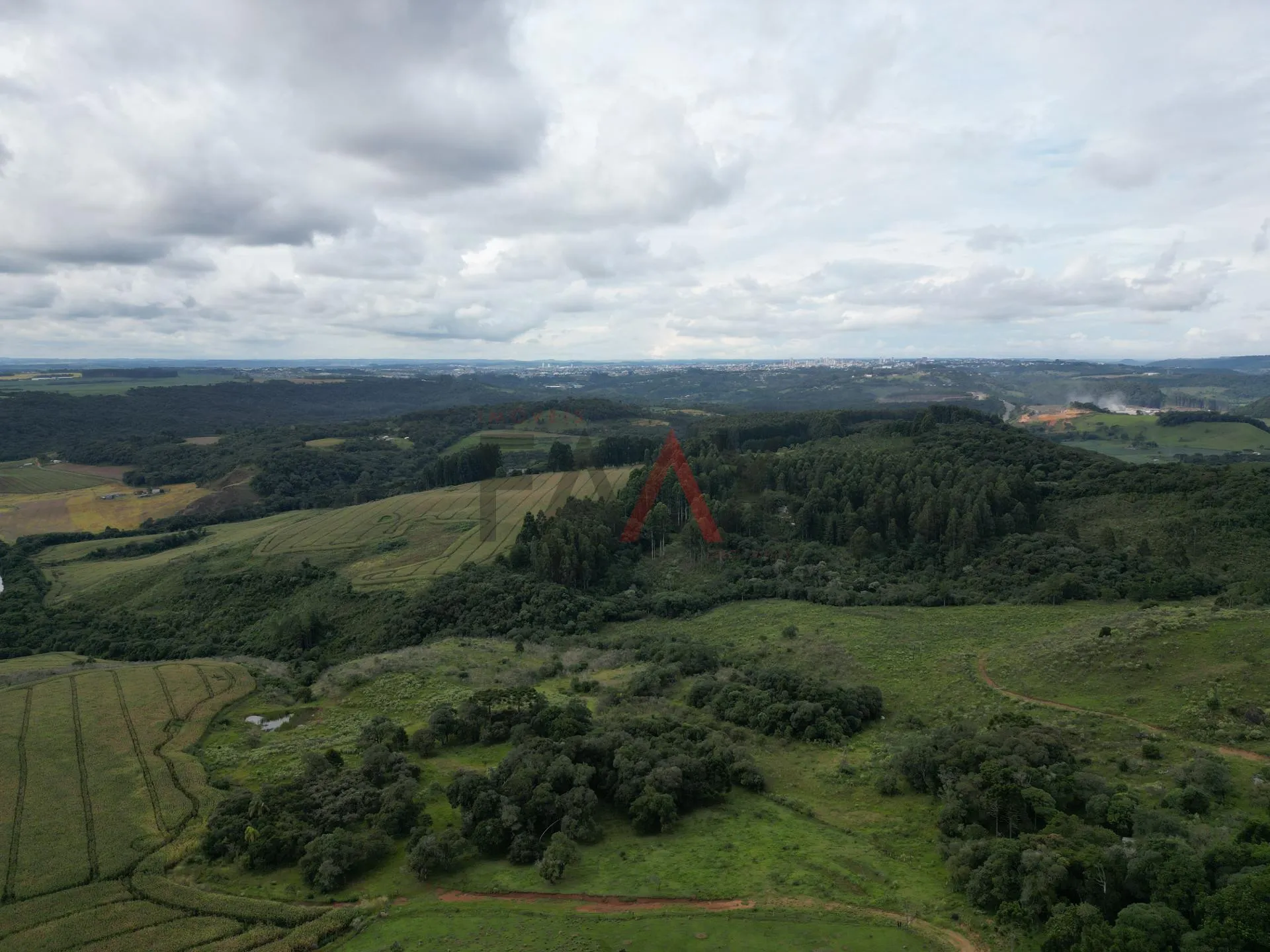 Foto do imóvel Chácara com 1.210.000,00m as margens da BR-277 em GUARAPUAVA - PR