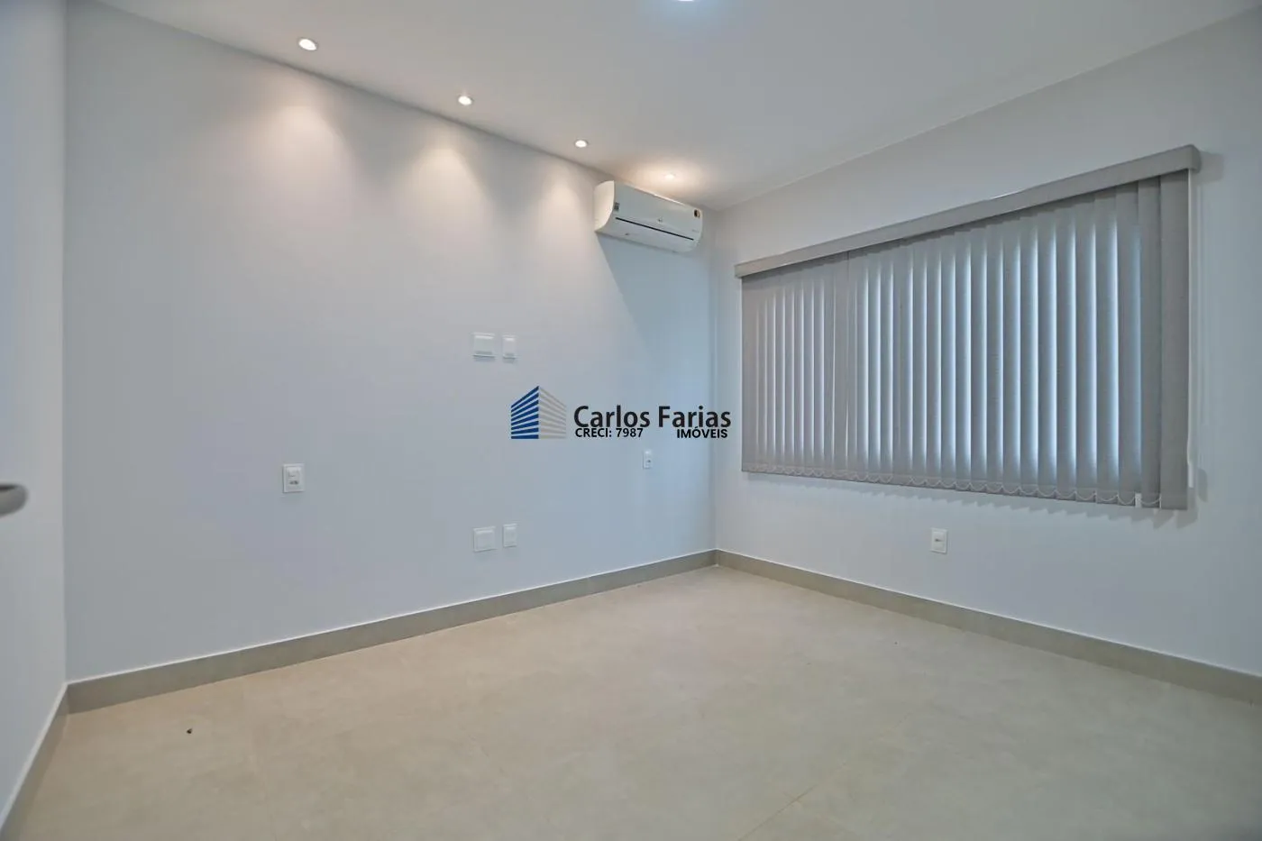 Imagem Casa em Condomínio para Venda em Brasília, Setor Habitacional Jardim Botânico, 2 dormitórios, 1 suíte, 3 banheiros, 4 vagas