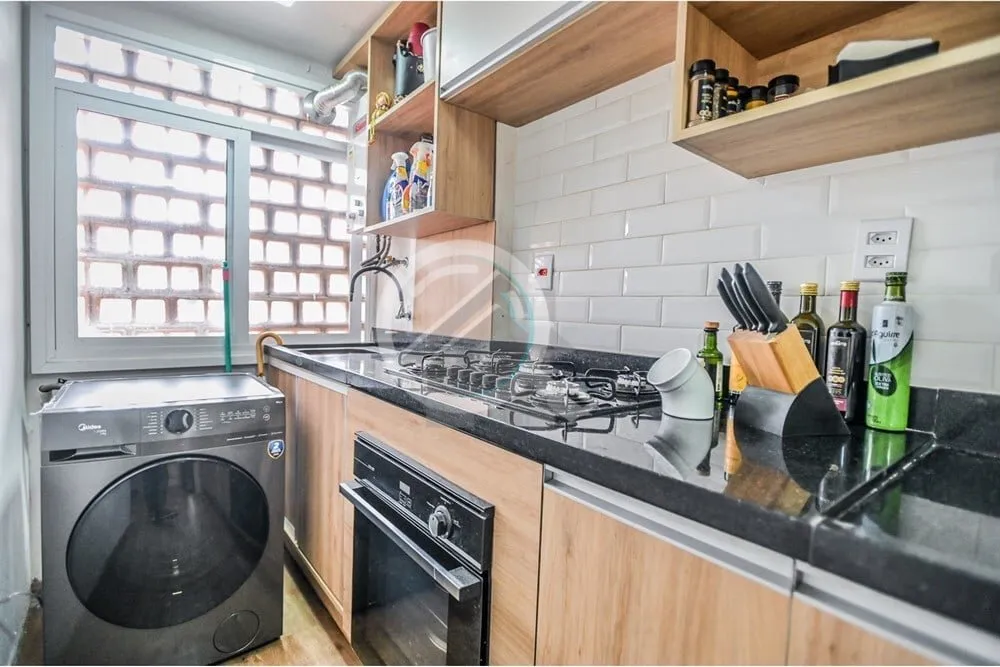 Imagem Este apartamento reformado e mobiliado com 2 quartos, está pronto e mobiliado para se tornar seu no...