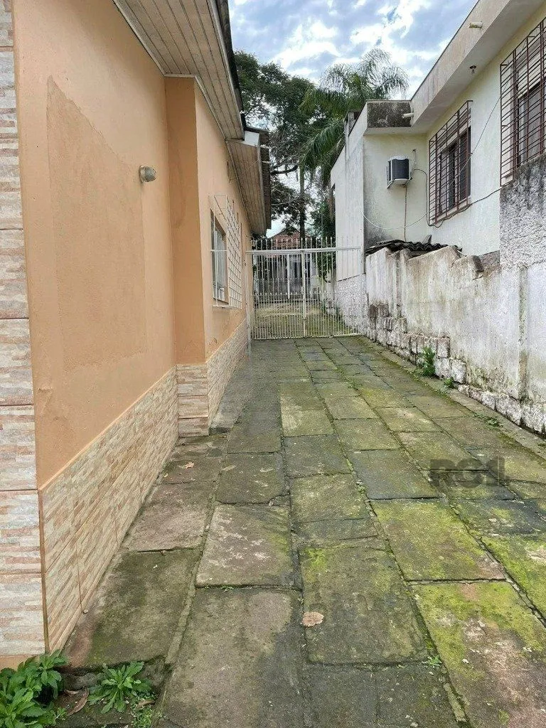 Imagem Casa de alvenaria, 03 dormitórios próximo a Av. Teresópolis
