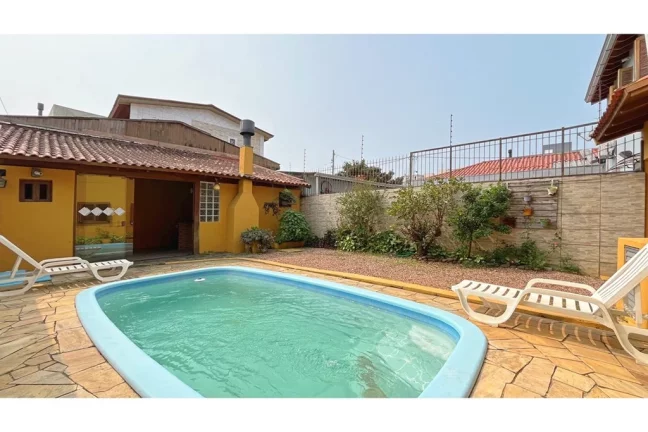 Imagem Casa para venda no bairro Vila Nova em Porto Alegre