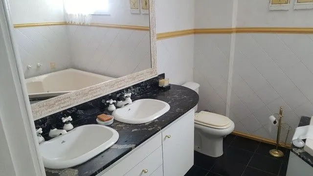 Imagem Crystal Lake: casa duplex 600 m² e 4 quartos