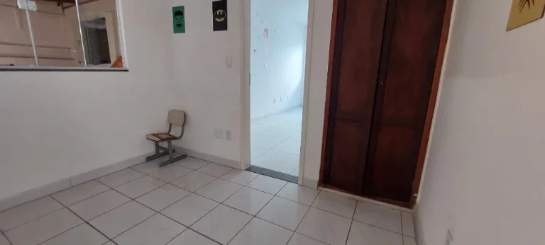 Imagem CASA DUPLEX A VENDA COM 07 QUARTOS 2 SUÍTES E 4 VAGAS DE GARGENS NA PRAIA