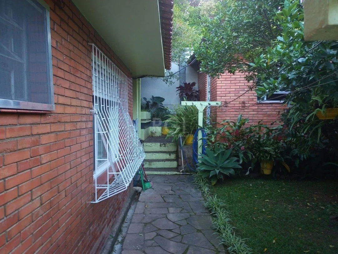 Imagem Casa para Venda - 220m², 3 dormitórios, sendo 1 suites, 1 vaga - Camaquã