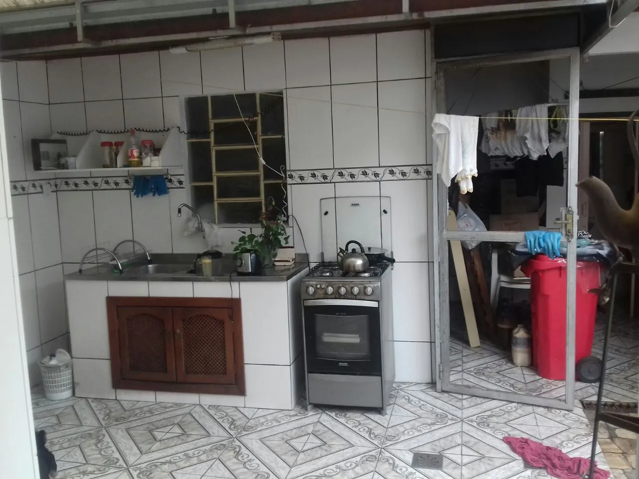Imagem Casa para Venda - 130m², 5 dormitórios, sendo 1 suites, 2 vagas - Partenon