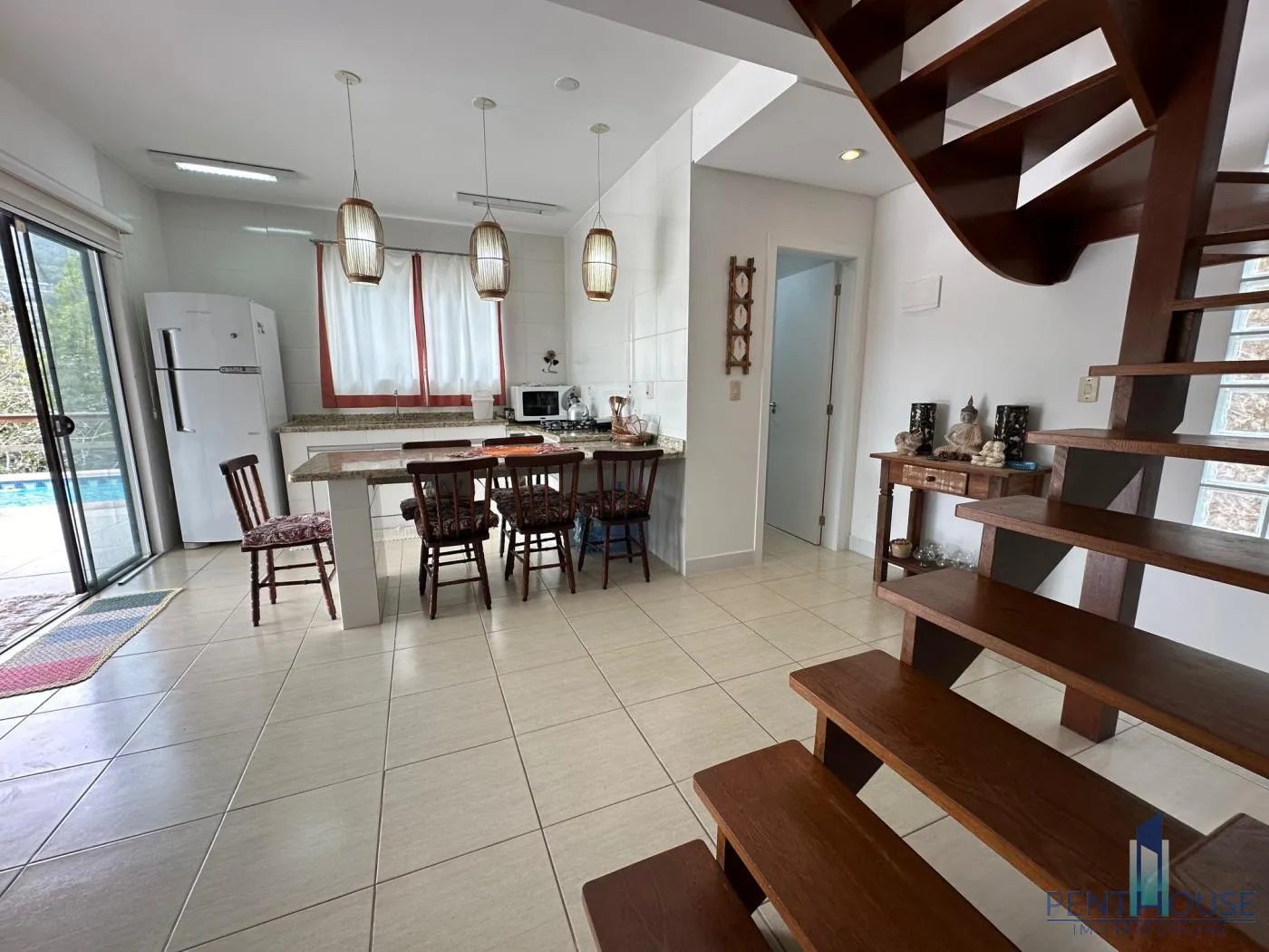 Imagem Casa para Venda em Garopaba, CAPÃO, 2 dormitórios, 2 suítes, 3 banheiros, 2 vagas