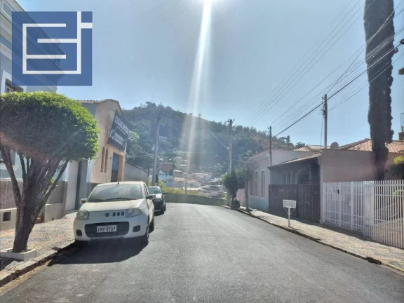 Imagem Casa com 4 dormitórios à venda por R$ 750.000,00 - Centro - Socorro/SP