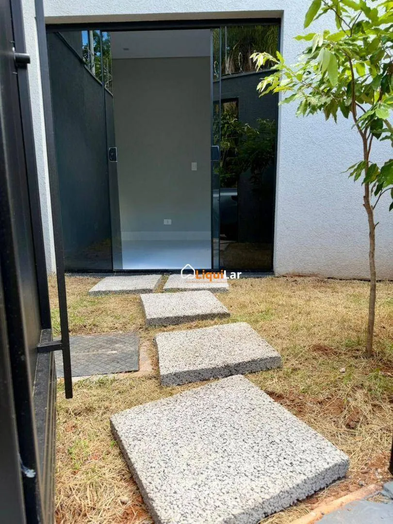 Imagem Casa à Venda no Bairro Tiradentes com 3 Quartos, Suíte e Área Gourmet Próxima à Lagoa Itatiaia
