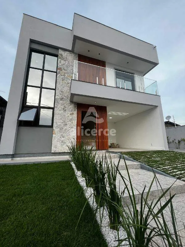 Imagem Casa Alto Padrão à Venda - 3 Dormitórios I 1 Suíte I 200m da Praia I Mobiliada - na Pinheira, Palhoça -S.C.