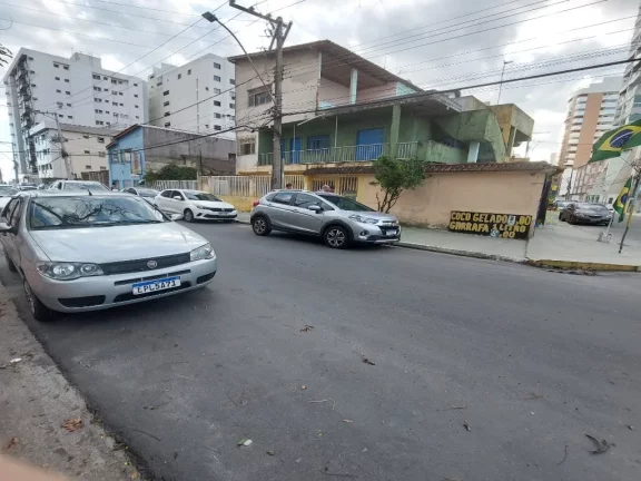 Imagem Casa de esquina com 6 quartos na Praia do Morro