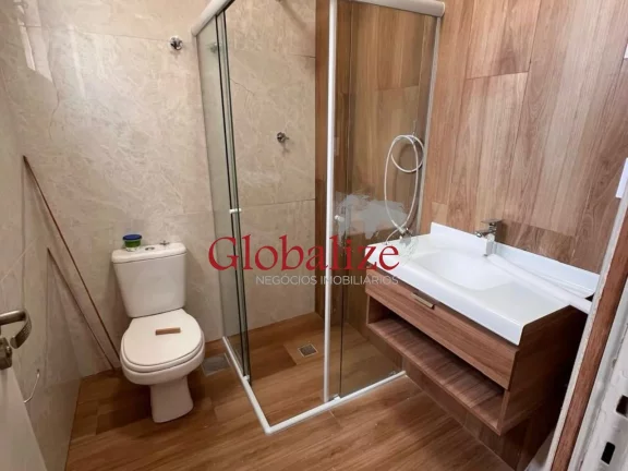 Imagem Apartamento com 2 suítes, vaga demarcada, elevador, todo reformado, amplo no Marapé em Santos por R$ 560.000,00