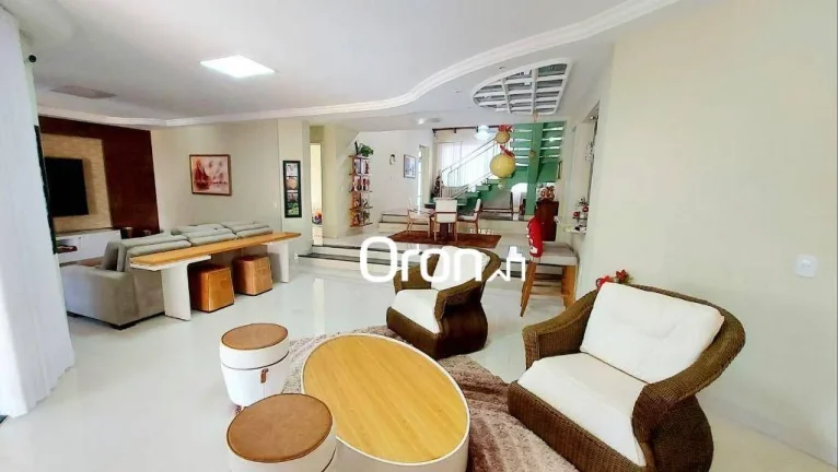 Imagem Sobrado mobiliado com 4 dormitórios à venda, 500 m² por R$ 4.200.000 - Residencial Aldeia do Vale - Goiânia/GO