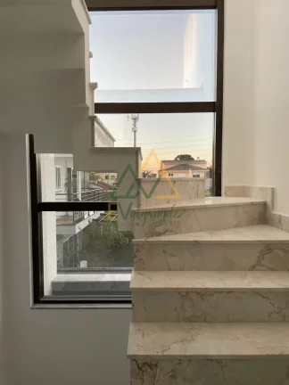 Imagem Sobrado em Condomínio à venda no Jardim das Américas Curitiba PR