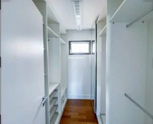 Imagem APARTAMENTO 276m² - 3 DORMITÓTIOS - 3 VAGAS - CAMPO BELO