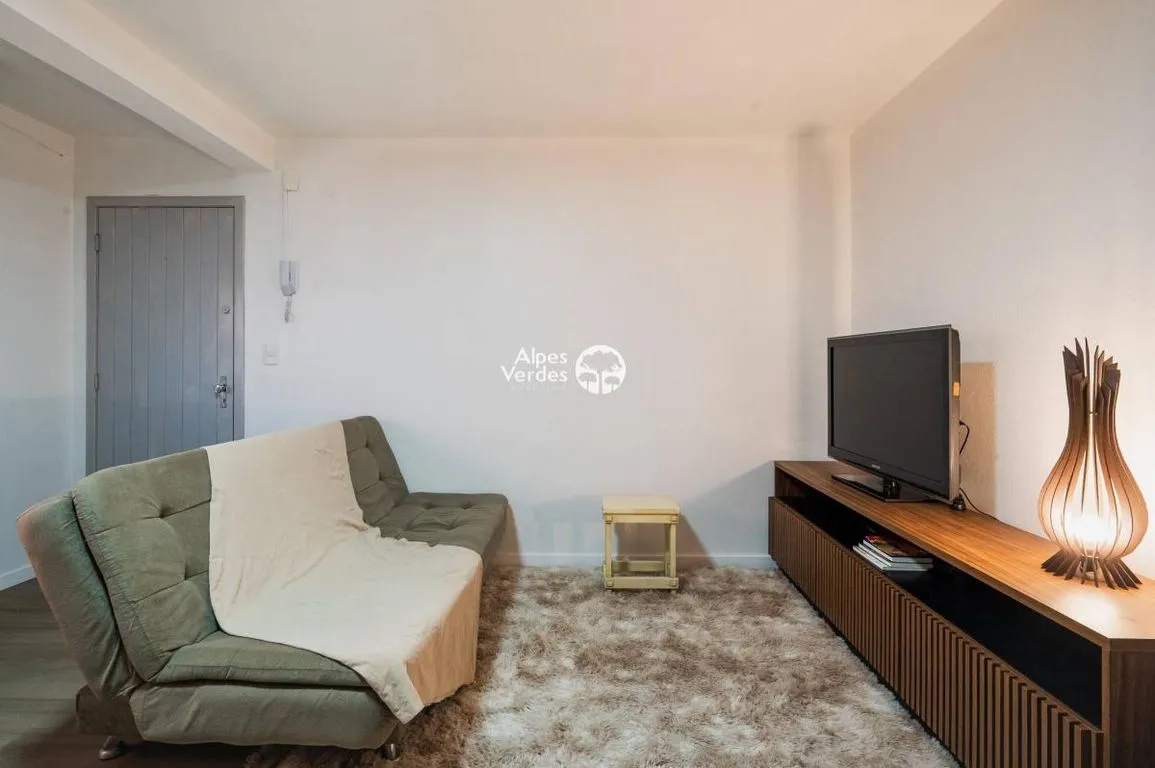 Imagem VENDE-SE APARTAMENTO MOBILIADO COM 01 QUARTO, NO CENTRO DA CIDADE DE CANELA.