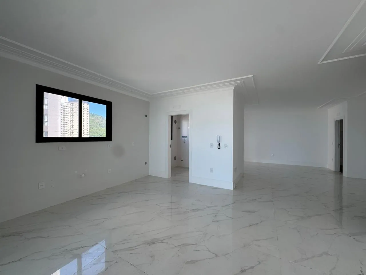 Imagem Apartamento com vista para o mar à venda com 210m2 por R$ 4.200.000,00