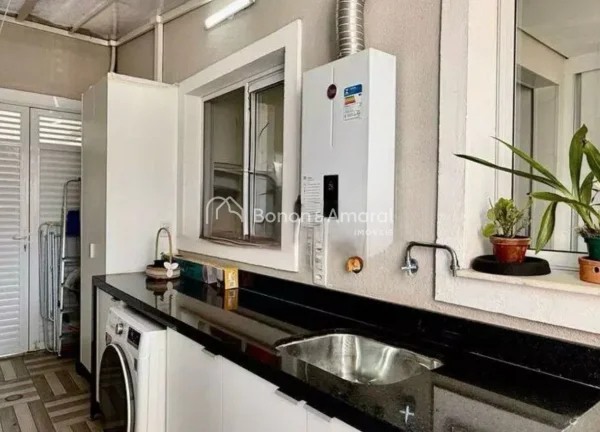 Imagem Linda casa com 3 quartos sendo todos suítes, em condominio completo com excelente localização. 
A...