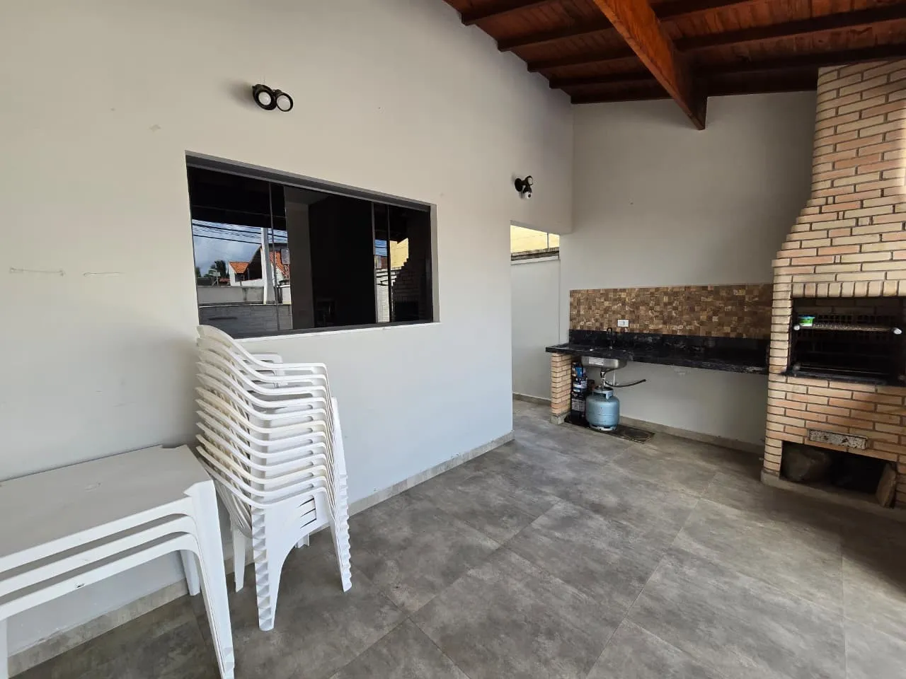 Imagem Casa para Venda em Peruíbe, Parque Balneário Oasis, 3 dormitórios, 1 suíte, 2 banheiros, 2 vagas