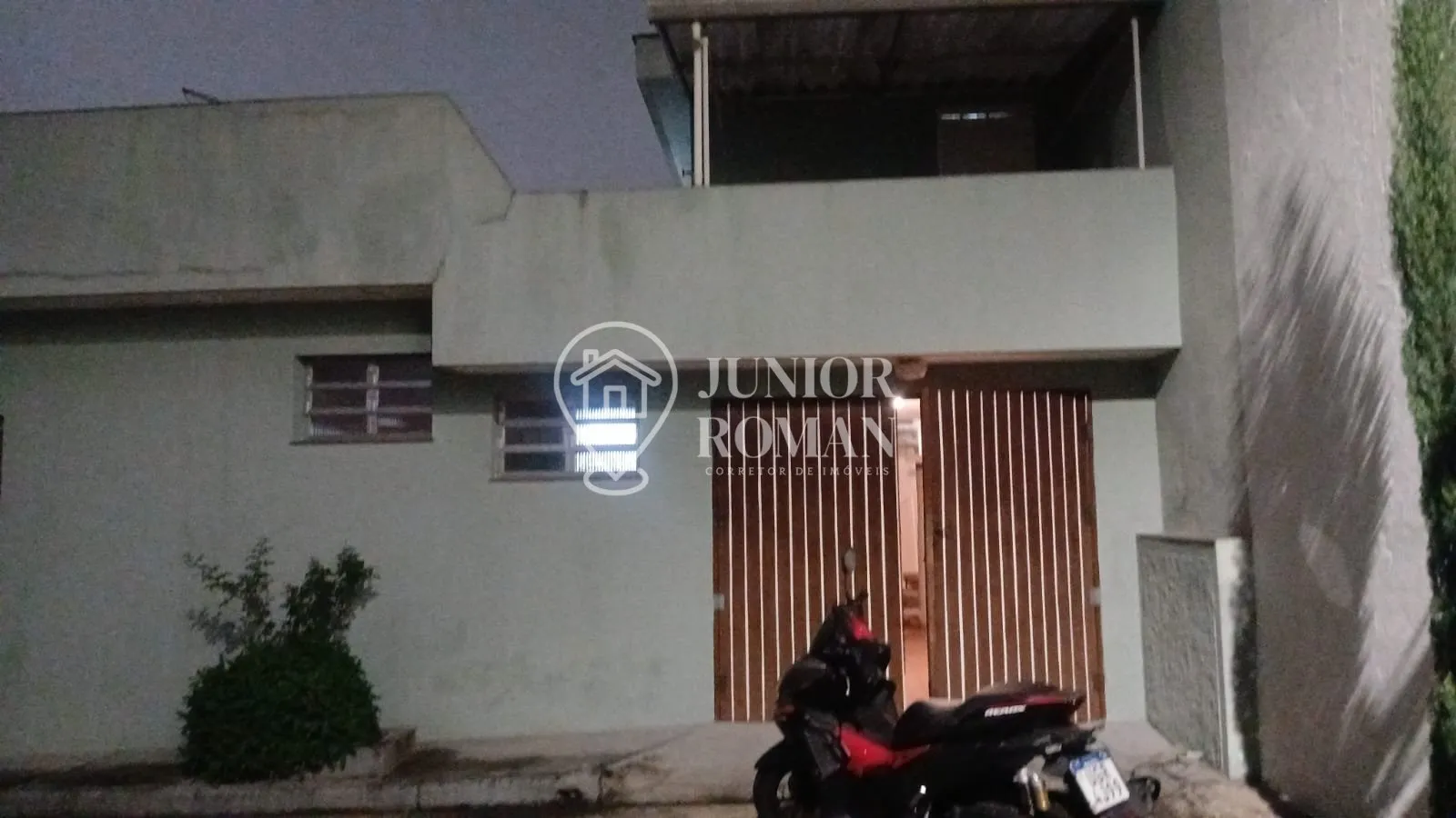 Imagem CASA 250M2 CAMPESTRE COM 2 ENTRADAS, 5 VAGAS E POTENCIAL COMERCIAL EM SANTO ANDRÉ