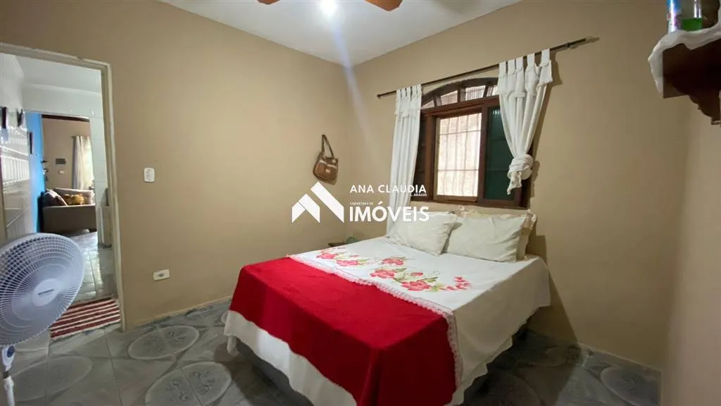 Imagem Casa a venda em Mongaguá litoral de São Paulo, ótima localização próxima a comércios da região casa de praia com jeitinho de interior.