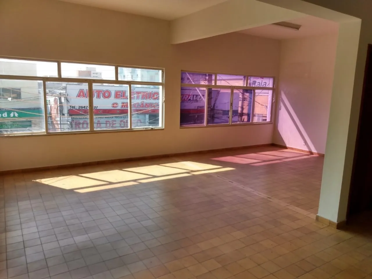 Imagem Comercial para Locação 200M², Chácara Galega, Pindamonhangaba - SP | SALAS COMERCIAIS