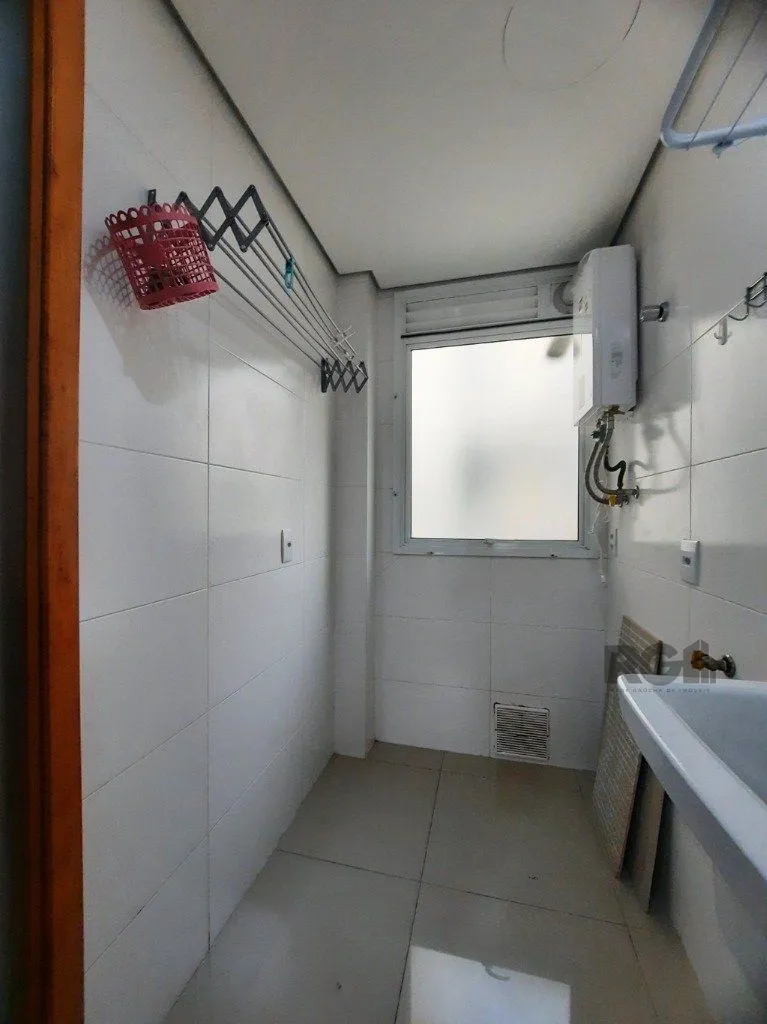 Imagem Vende-se apartamento impecável 2 quartos com suíte, 2 vagas cobertas, próximo da PUCRS - 80m² - Jardim Botânico