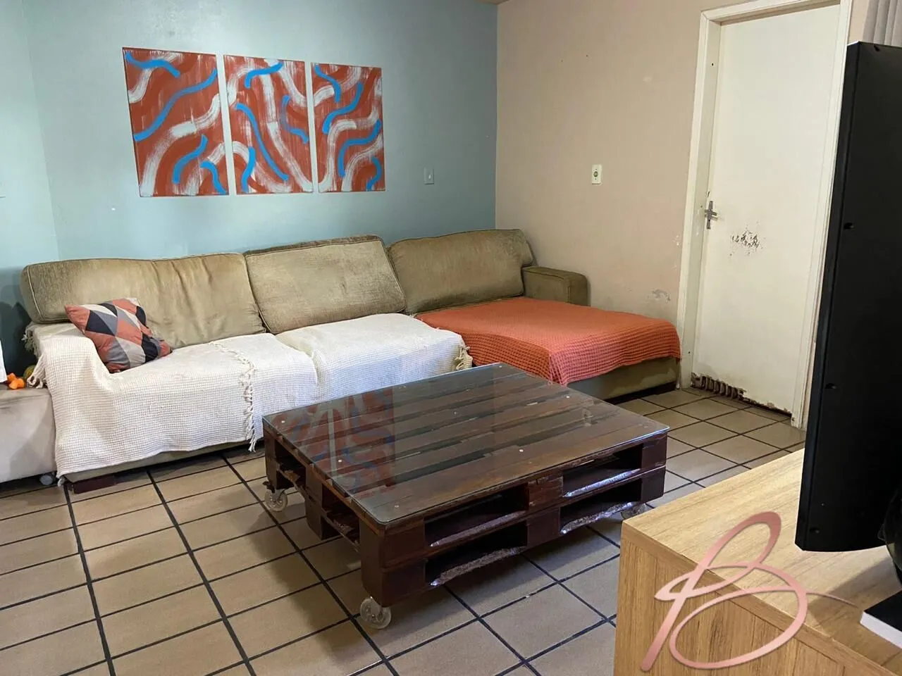 Imagem Casa de 2 pisos com 4 dormitórios á venda no Cordeiros