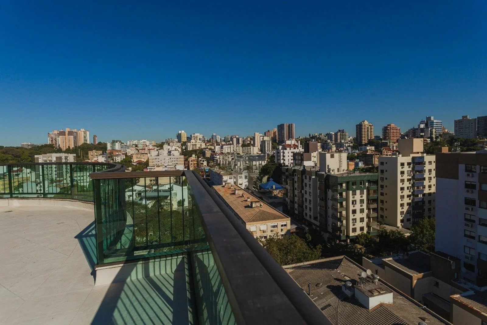 Imagem Apartamento 100% Reformado com 3 Dormitórios e Churrasqueira