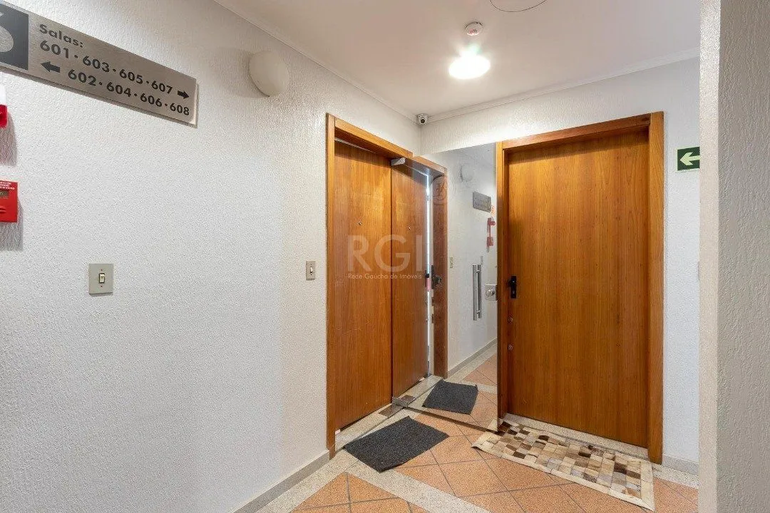 Imagem Cobertura Comercial para Venda - 101m², 0 dormitórios, Praia de Belas