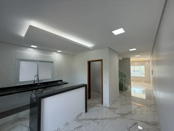 Imagem Casa Top com 4 Garagens, Vista para Mata e Salão de Festas