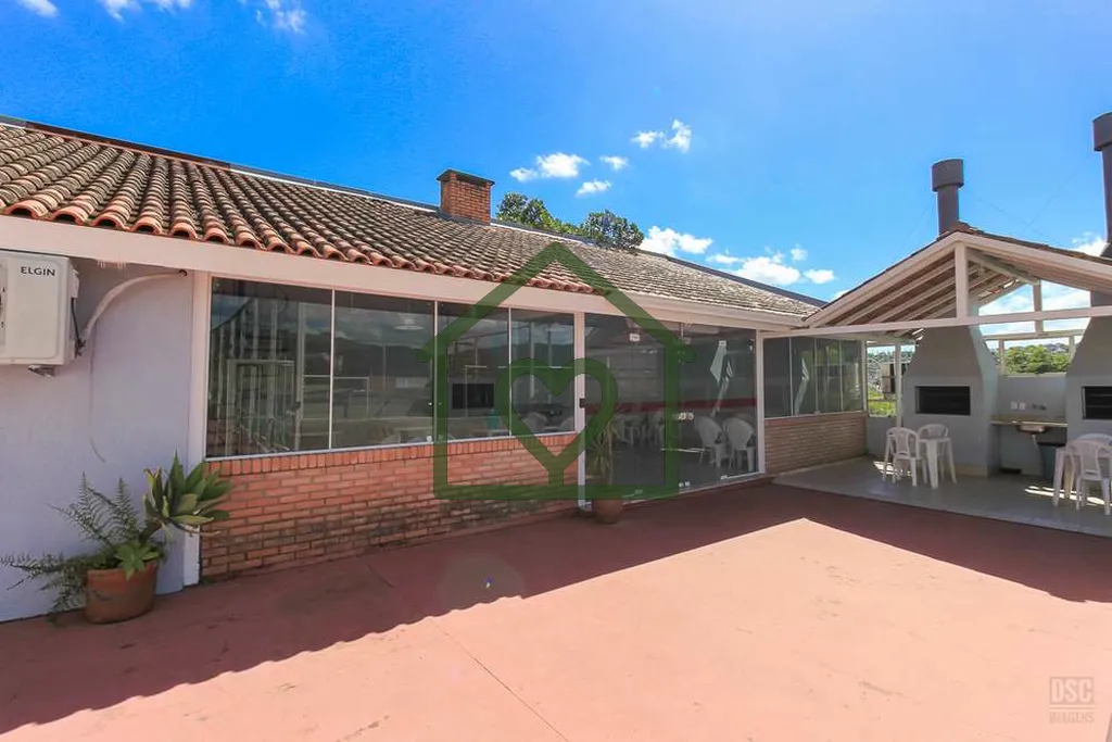 Imagem Casa em condomínio localizado próximo ao Hospital Vila Nova. Com 3 dormitórios, sendo 1 suíte, 8...