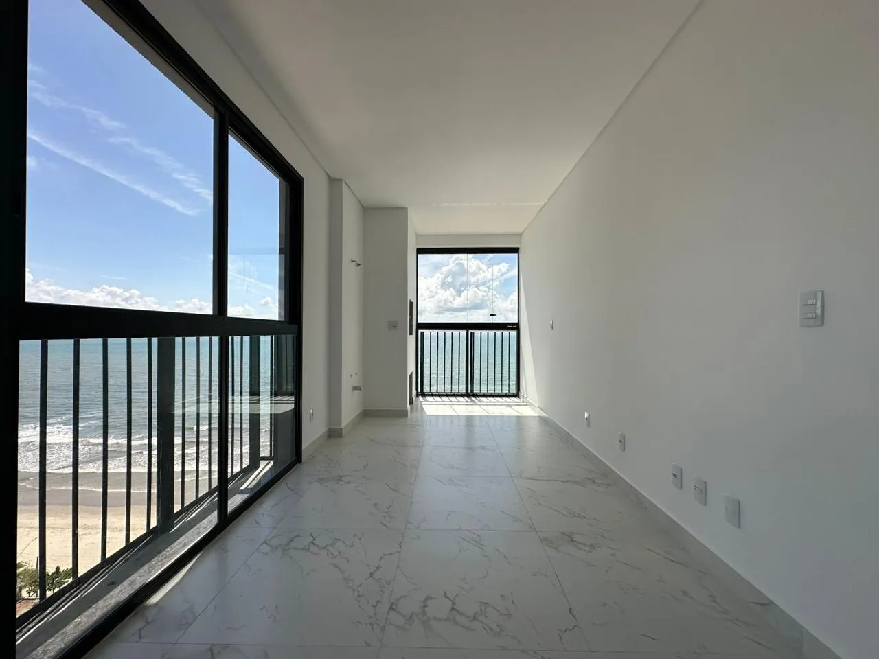 Imagem Apartamento com vista para o mar à venda com 102m2 por R$ 3.900.000,00