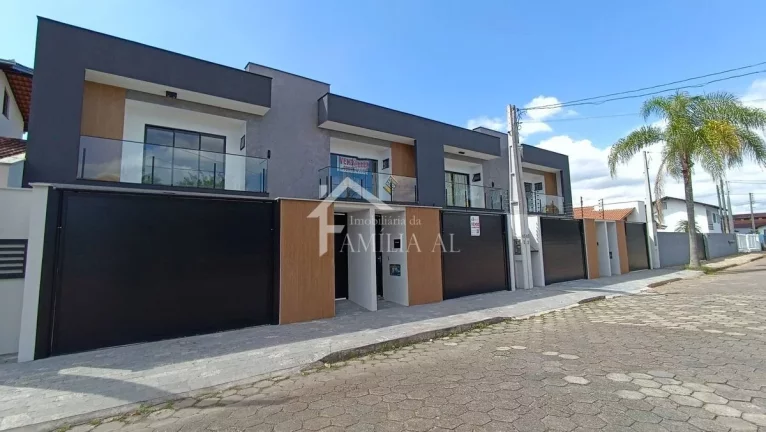 Imagem GEMINADO COM 217M² E PISCINA NO FLORESTA