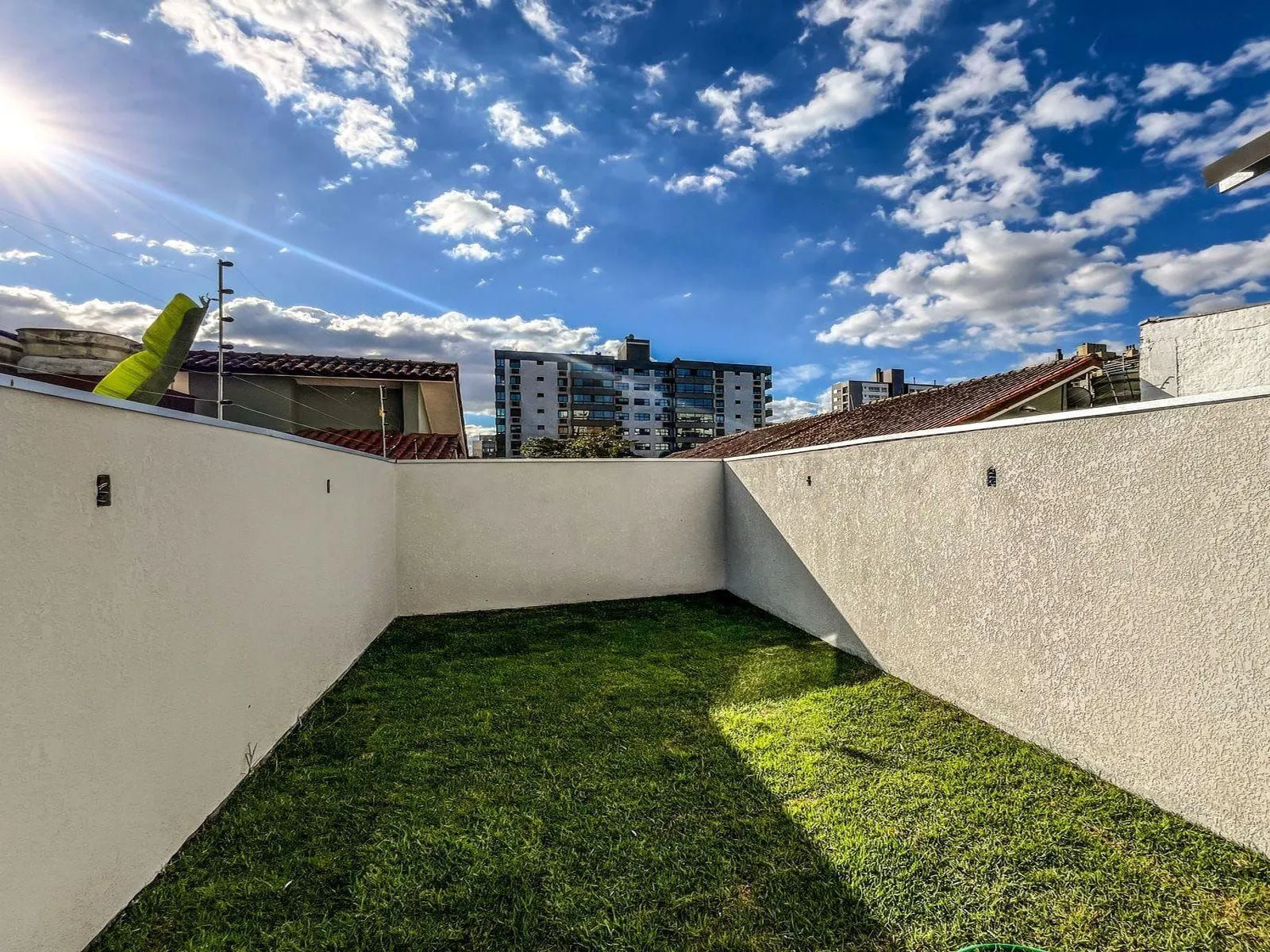 Imagem SOBRADO 3 SUITES - TRISTEZA