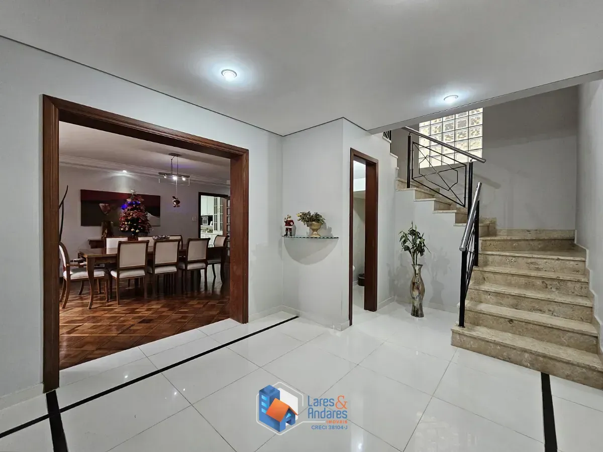 Imagem Sobrado para venda em Jardim Carlu com 4 quartos, sendo 2 suítes, 453m²