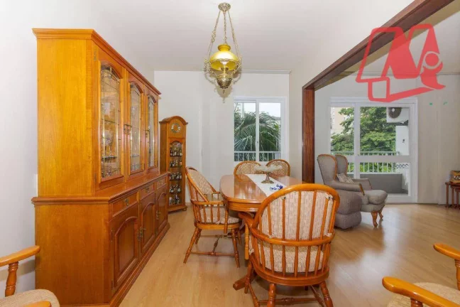 Imagem No Moinhos de Vento, 139 m², 2 vagas e infraestrutura.