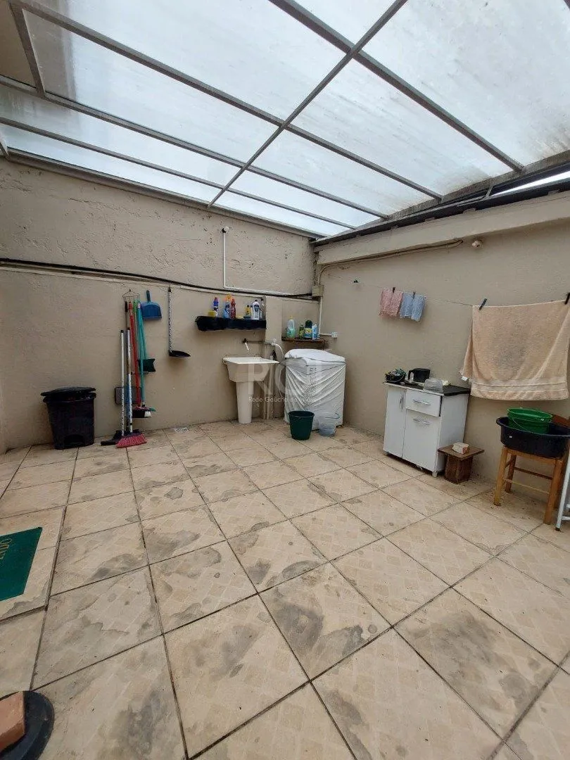 Imagem Casa para Venda - 184m², 3 dormitórios, sendo 1 suites, 4 vagas - Cristal