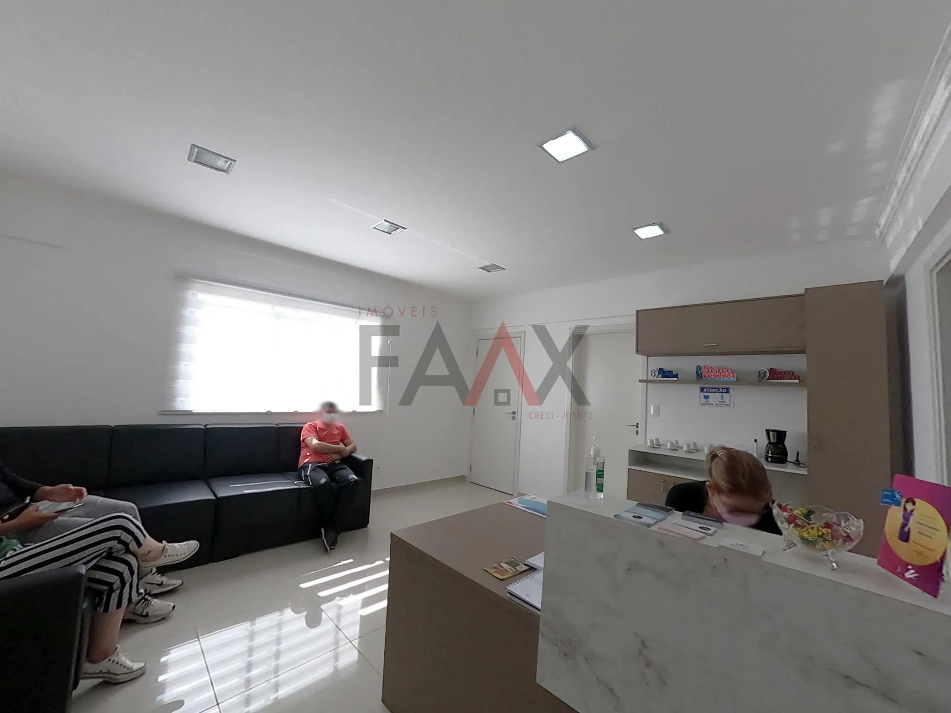 Imagem Sala Comercial no centro próximo do Hospital Santa Tereza e de Igrejas e comerci