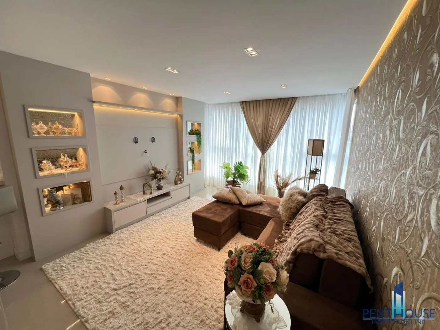 Imagem Apartamento Zona Central para Venda em Balneário Camboriú, CENTRO, 3 dormitórios, 3 suítes, 4 banheiros, 3 vagas