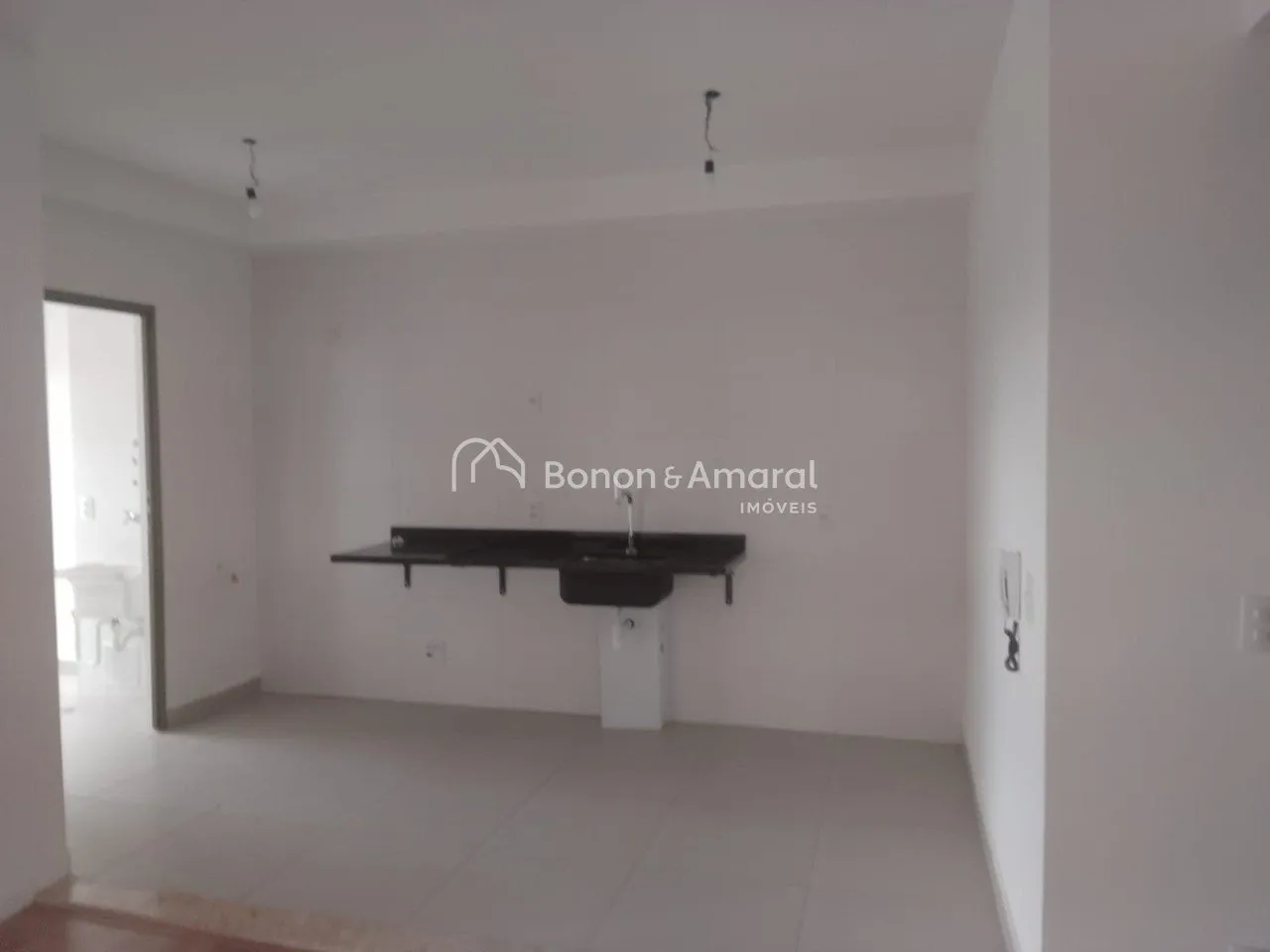 Imagem Duplex Amplo com 1 Suíte e 3 Vagas - 192 m²