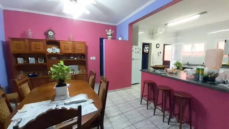 Imagem BELISSIMA CASA NO CENTRO DA CIDADE EM LOCAL TRANQUILO E PERTO DA PRAIA